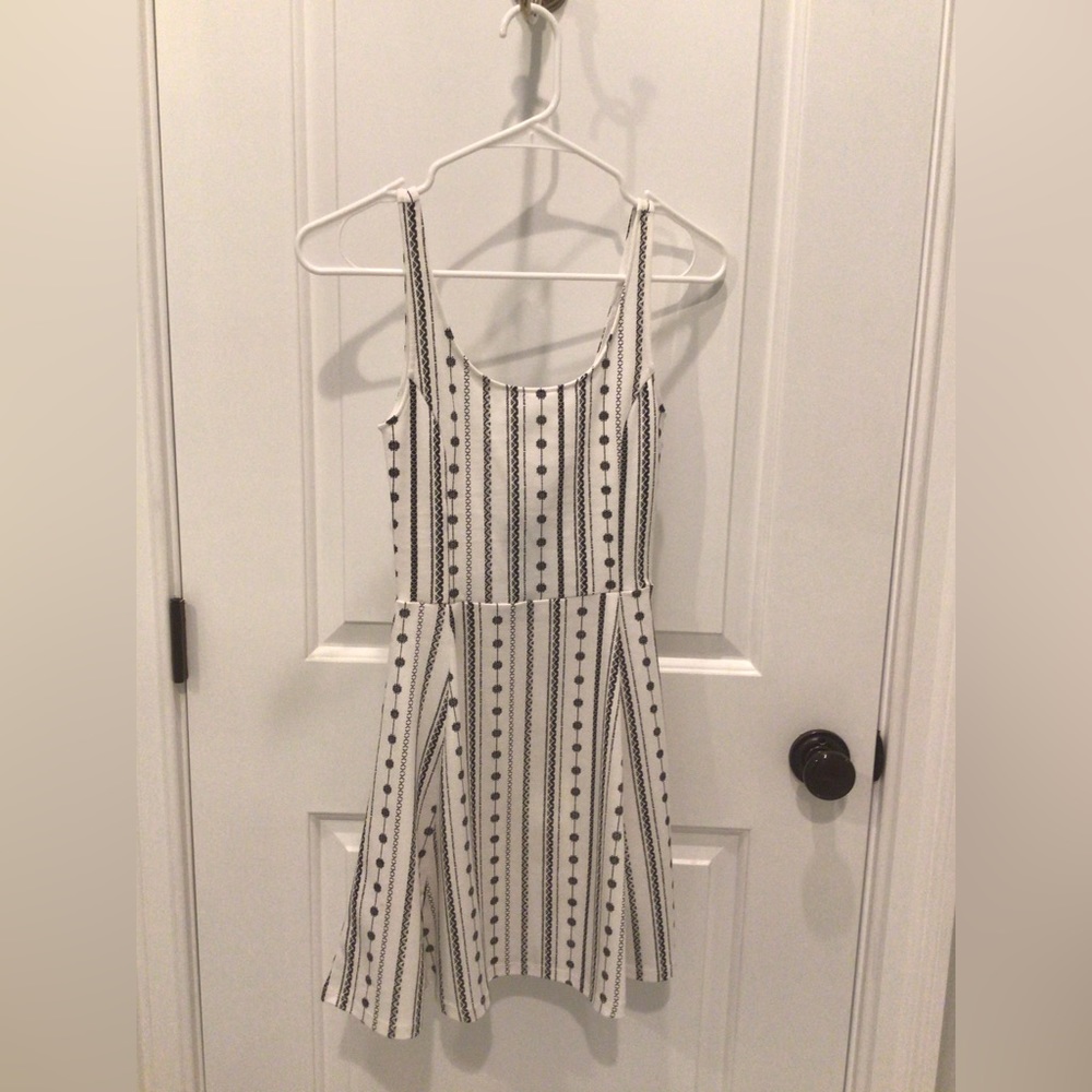 H&M Divided Black and White Dress Size 0 NWT